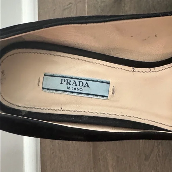 Gorgeous Prada Black Suede Platform Pumps - Picture 3 of 9